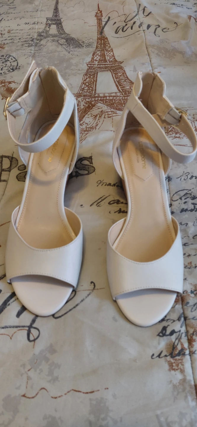 White Wedge Sandals Liz Claiborne Size 8