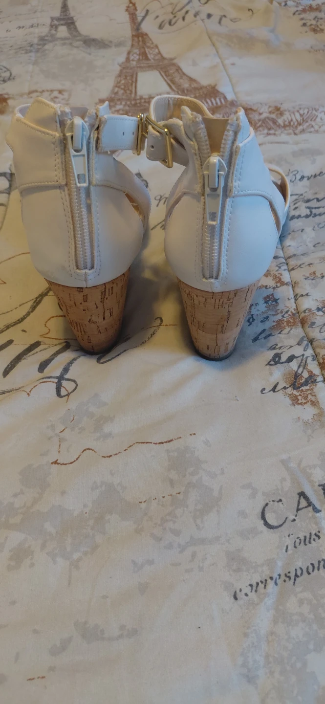 White Wedge Sandals Liz Claiborne Size 8 - photo 3
