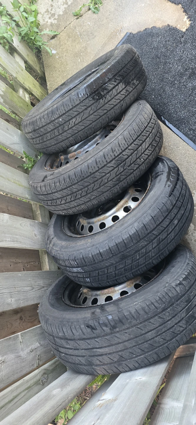 Set of 4 All Season Tires on Rims - photo 2