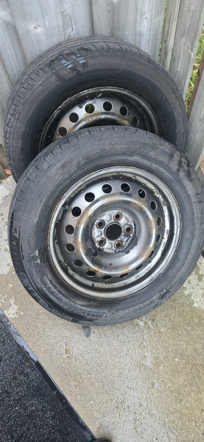 Set of 4 All Season Tires on Rims - photo 4
