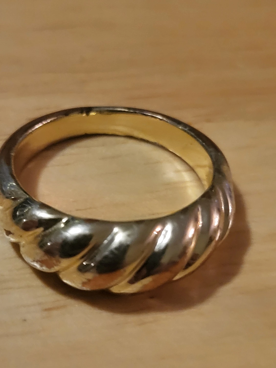 Gold-Tone Twisted Band Ring - photo 4
