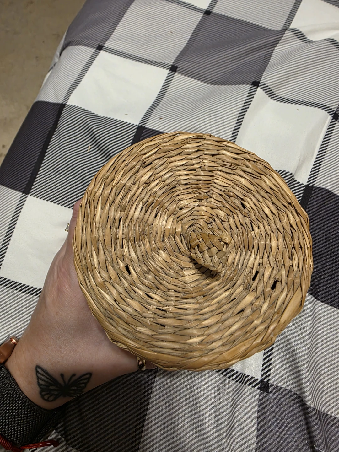 Small wicker storage container - photo 2
