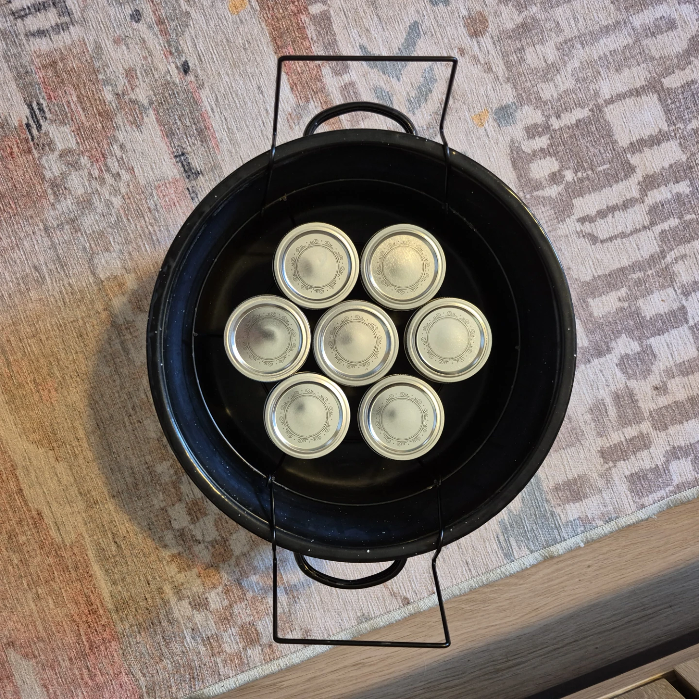 Water Bath Canning Pot and 125 mL Glass Canning Jars