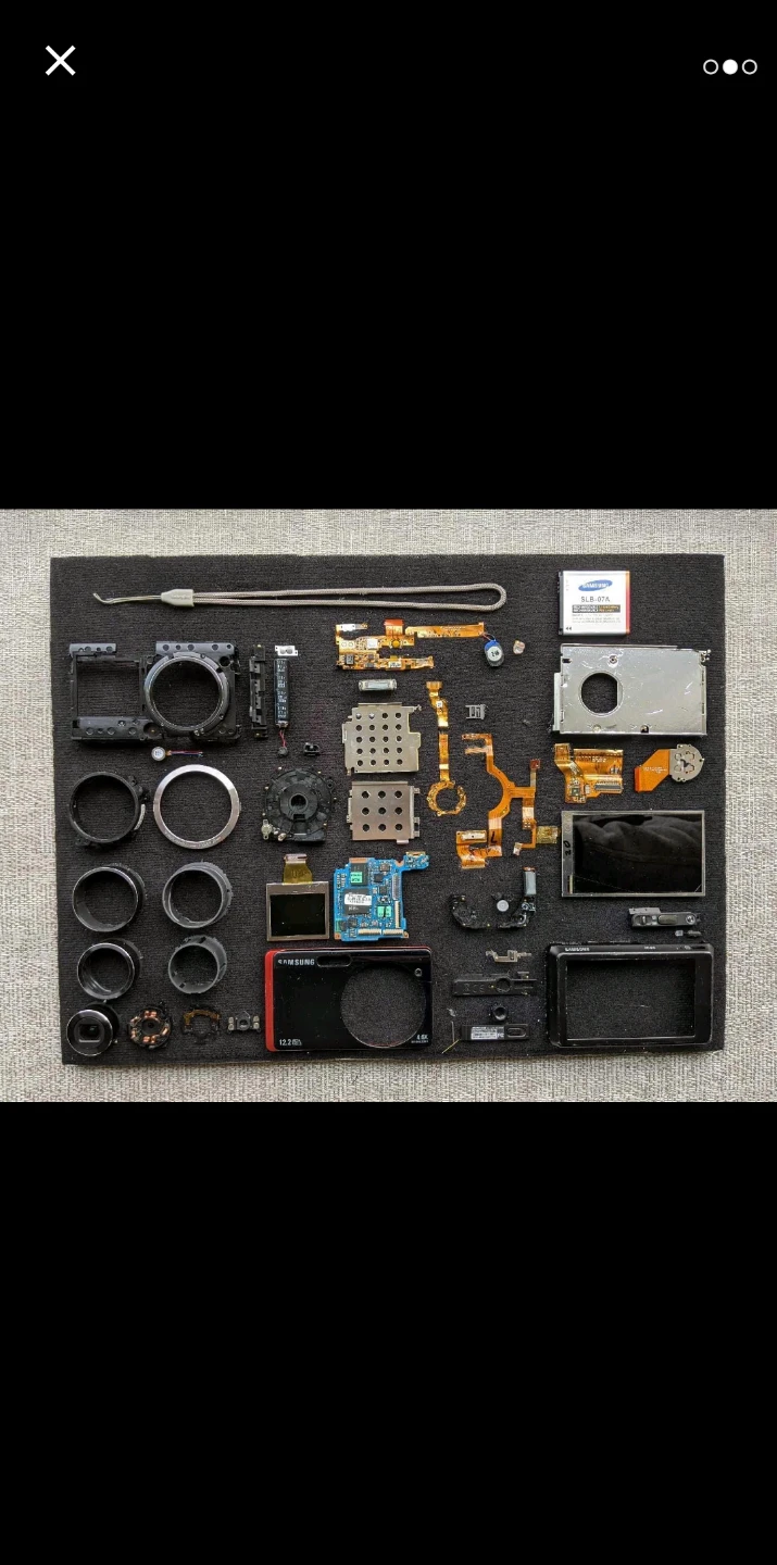 📷 Deconstructed Samsung digital camera - photo 3