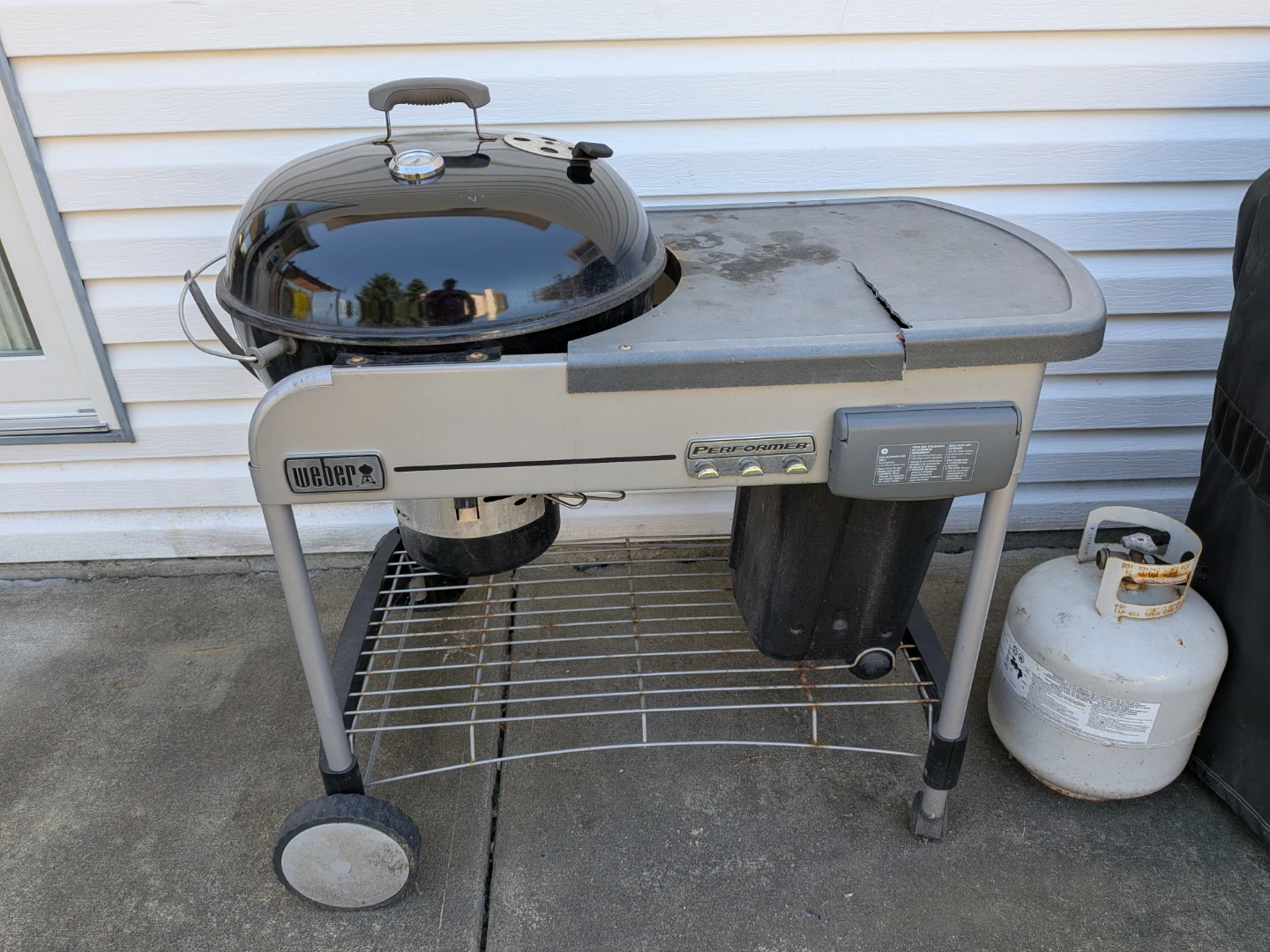 Weber Performer Charcoal Grill
