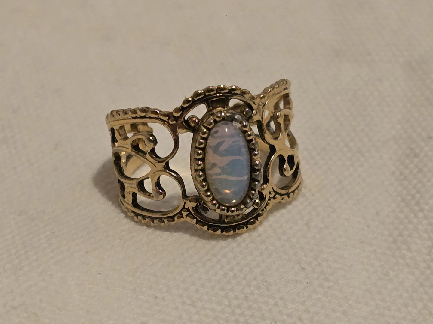 Vintage Gold Tone Ring with Oval Stone Coventry signed - photo 3