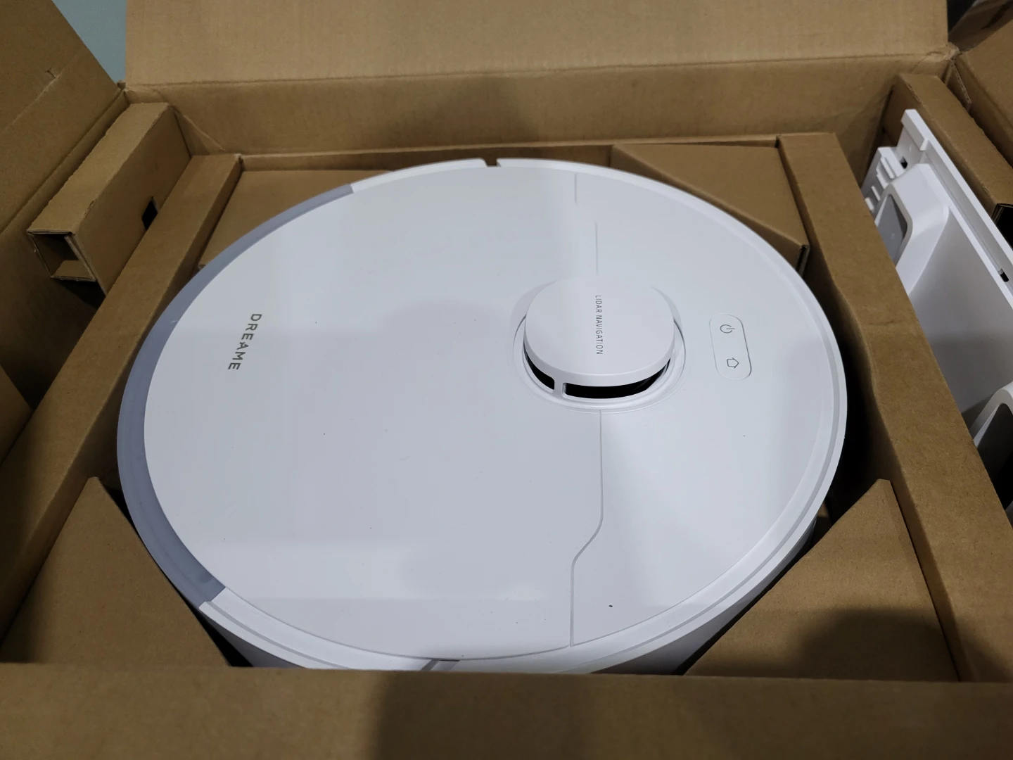 Dreame D20 Plus Auto-Empty Robot Vacuum and Mop - photo 3