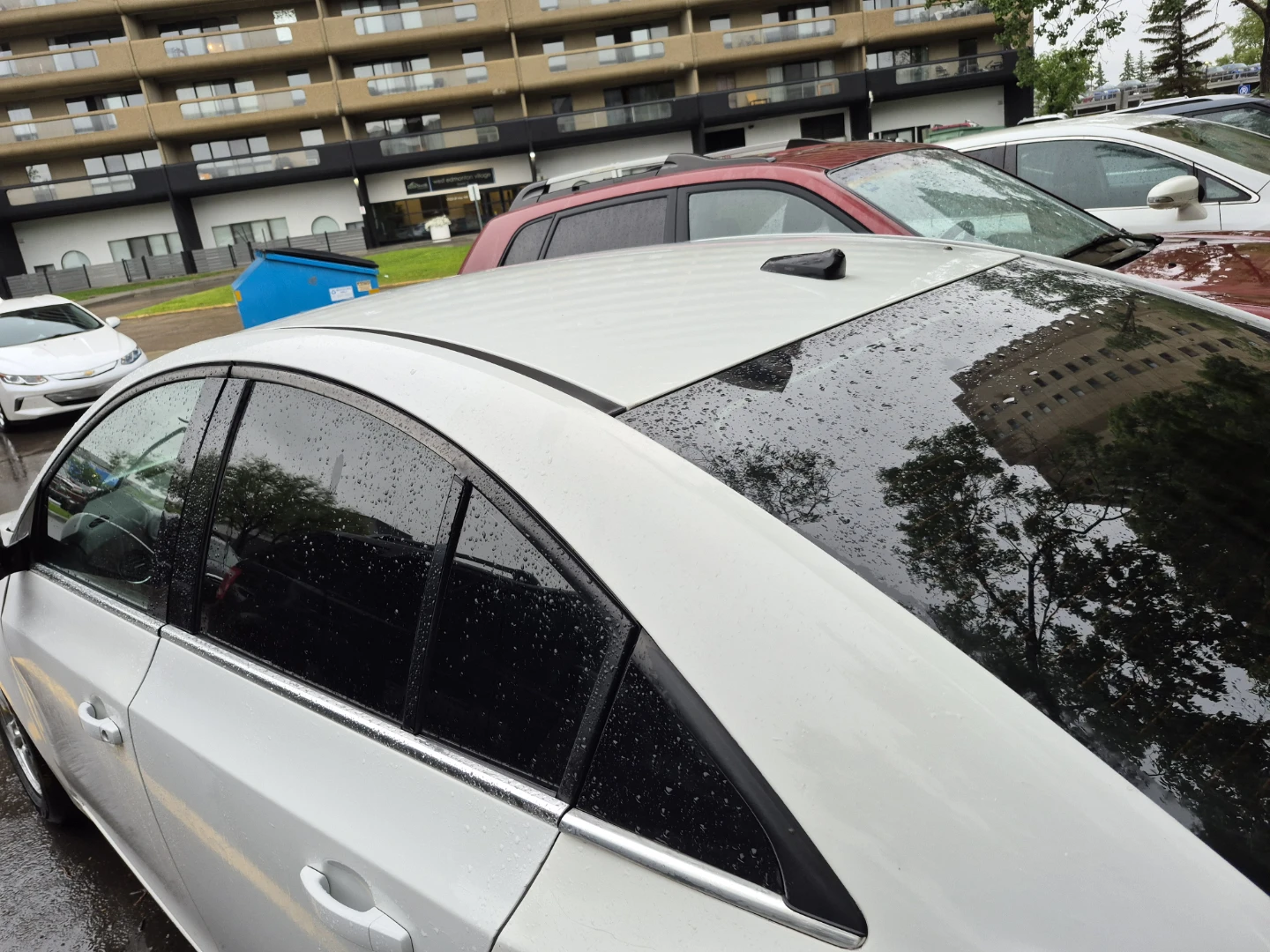 White Sedan - photo 4