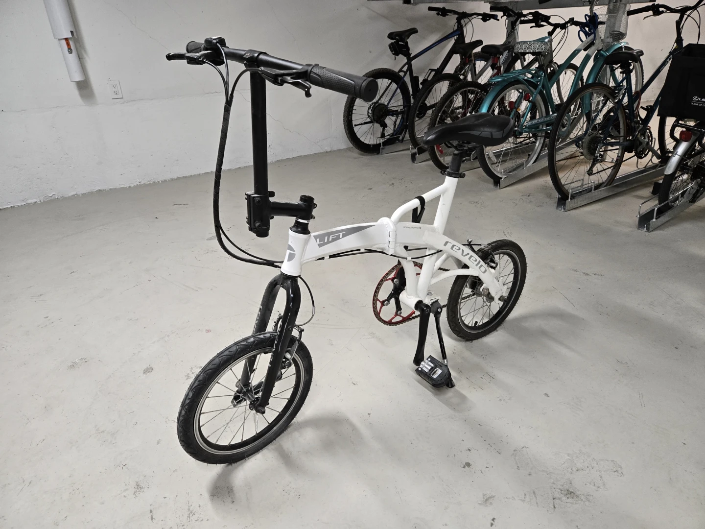 ​Revelo LIFT: Elegance in Urban Transit - photo 3