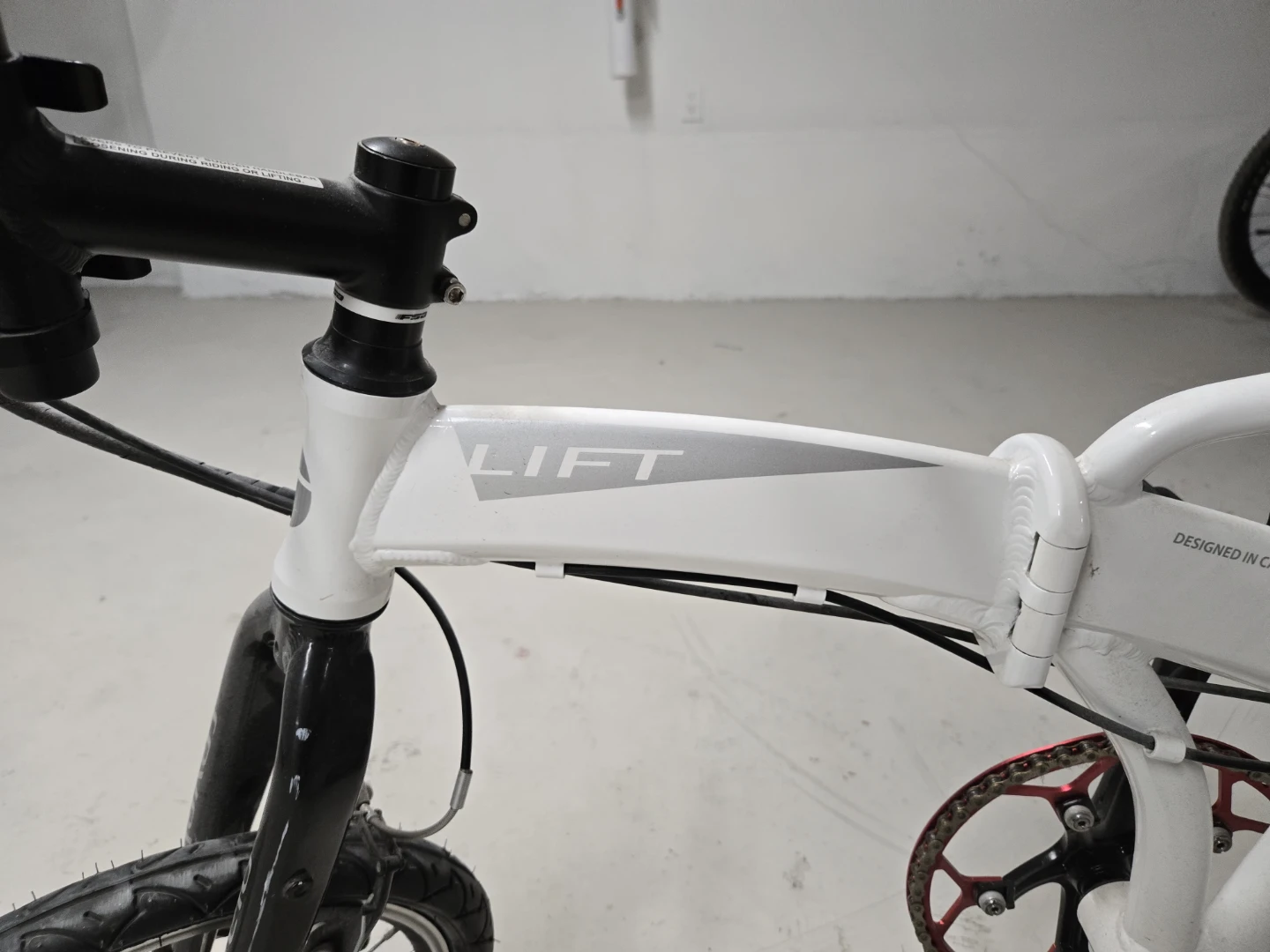 ​Revelo LIFT: Elegance in Urban Transit - photo 5
