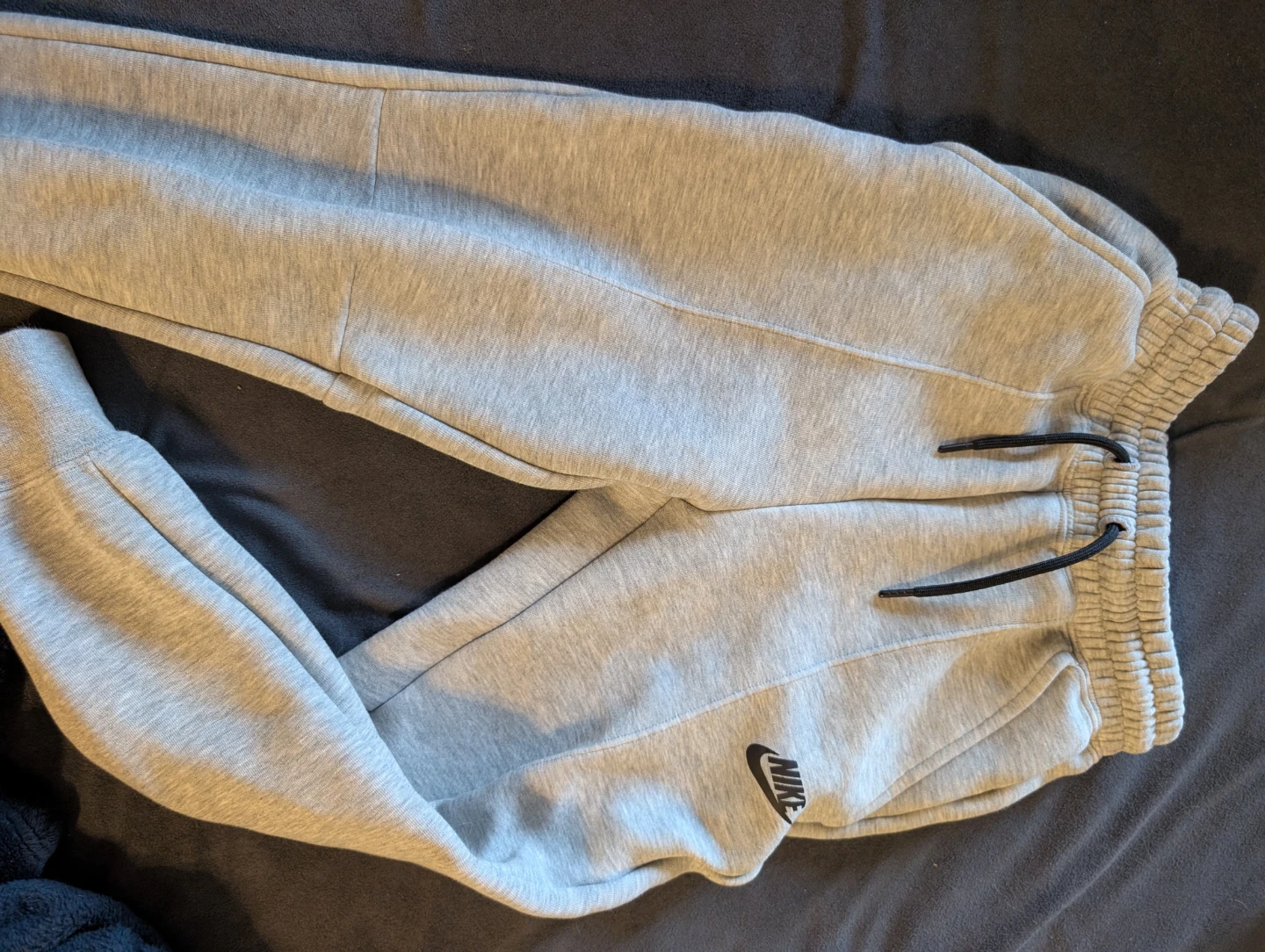 small kids Nike Black Cap and Grey Joggers Pants Set - photo 2