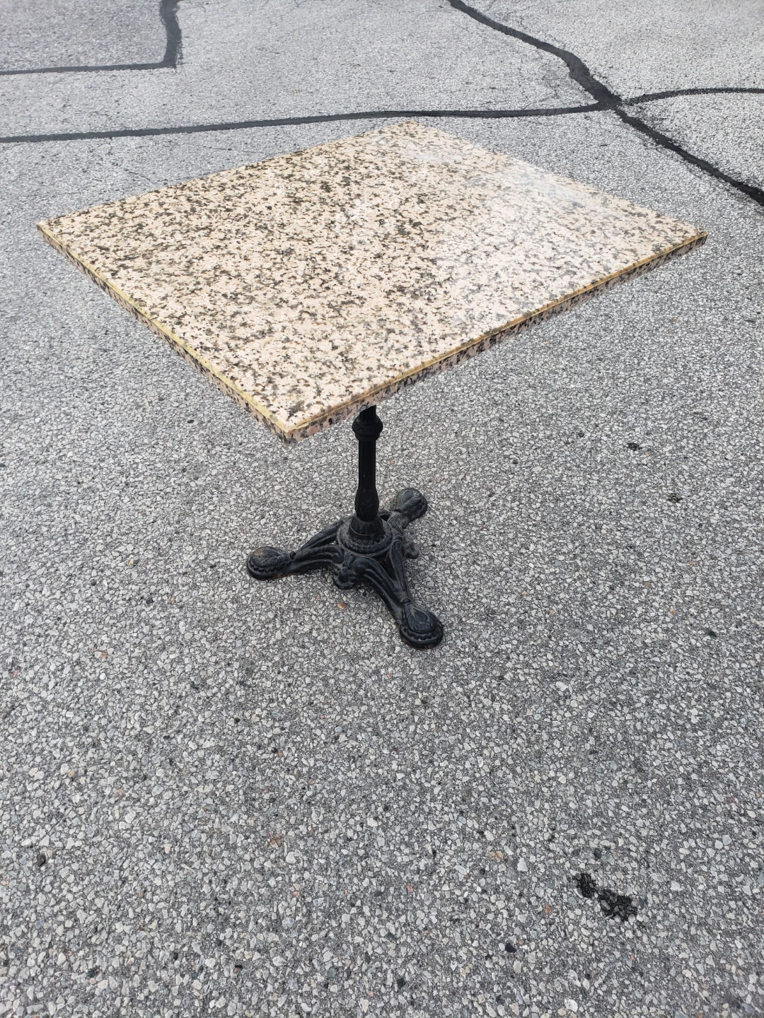 Top Bistro Table with Cast Iron Base
