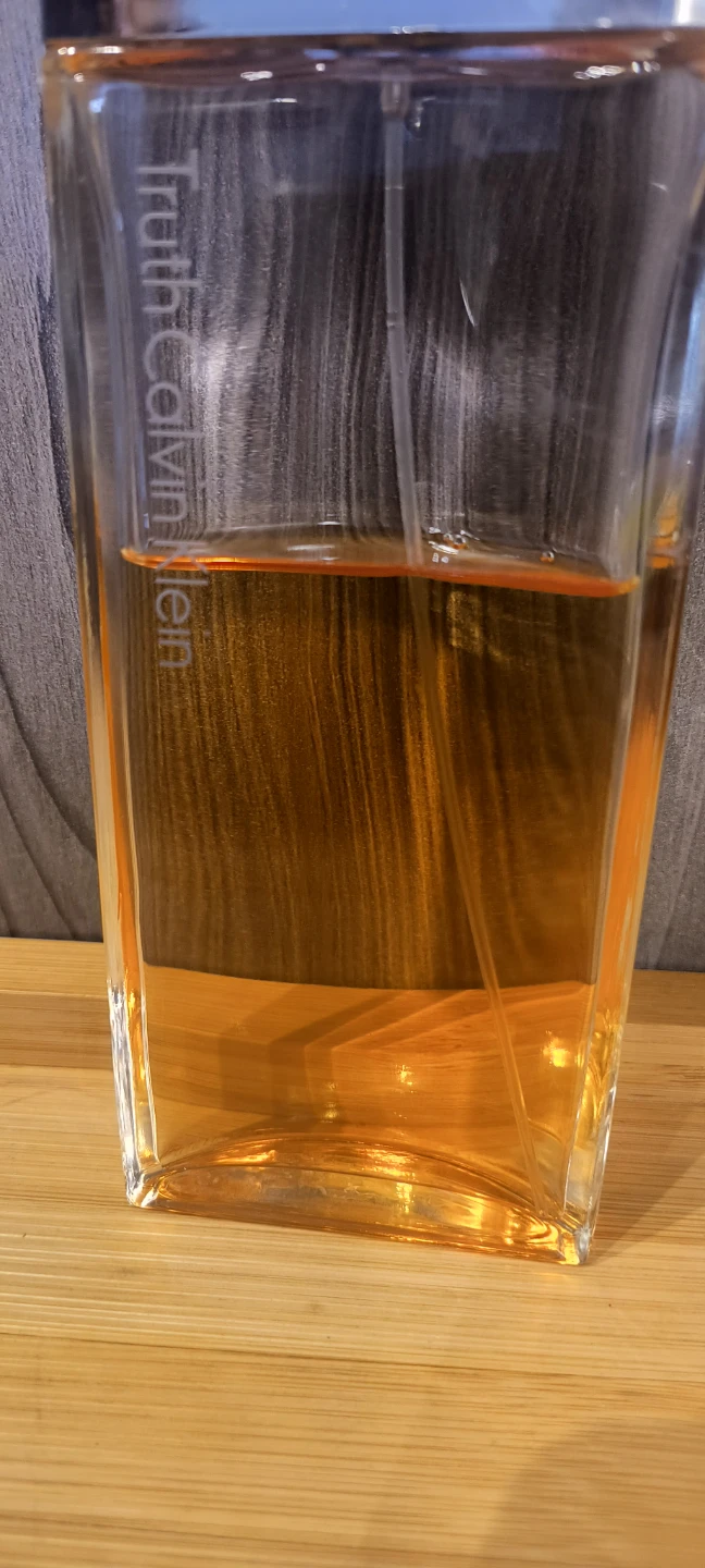 Truth Calvin Klein Eau de Parfum (Half Bottle) 100ml