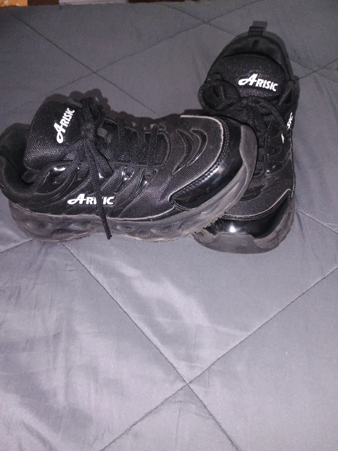 ARISIC Black Athletic Shoes - photo 2