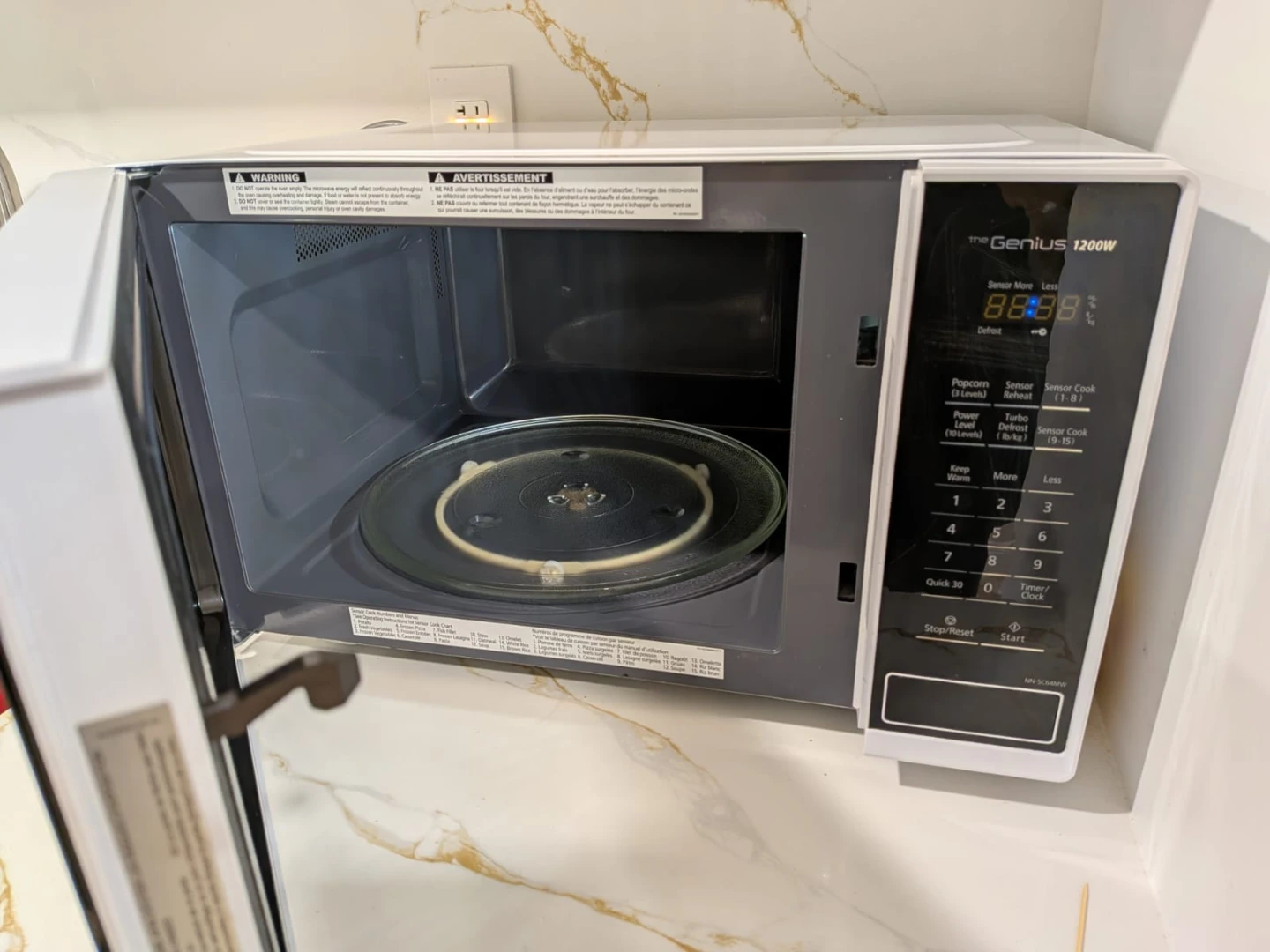 Panasonic Genius 1200W Microwave - photo 4