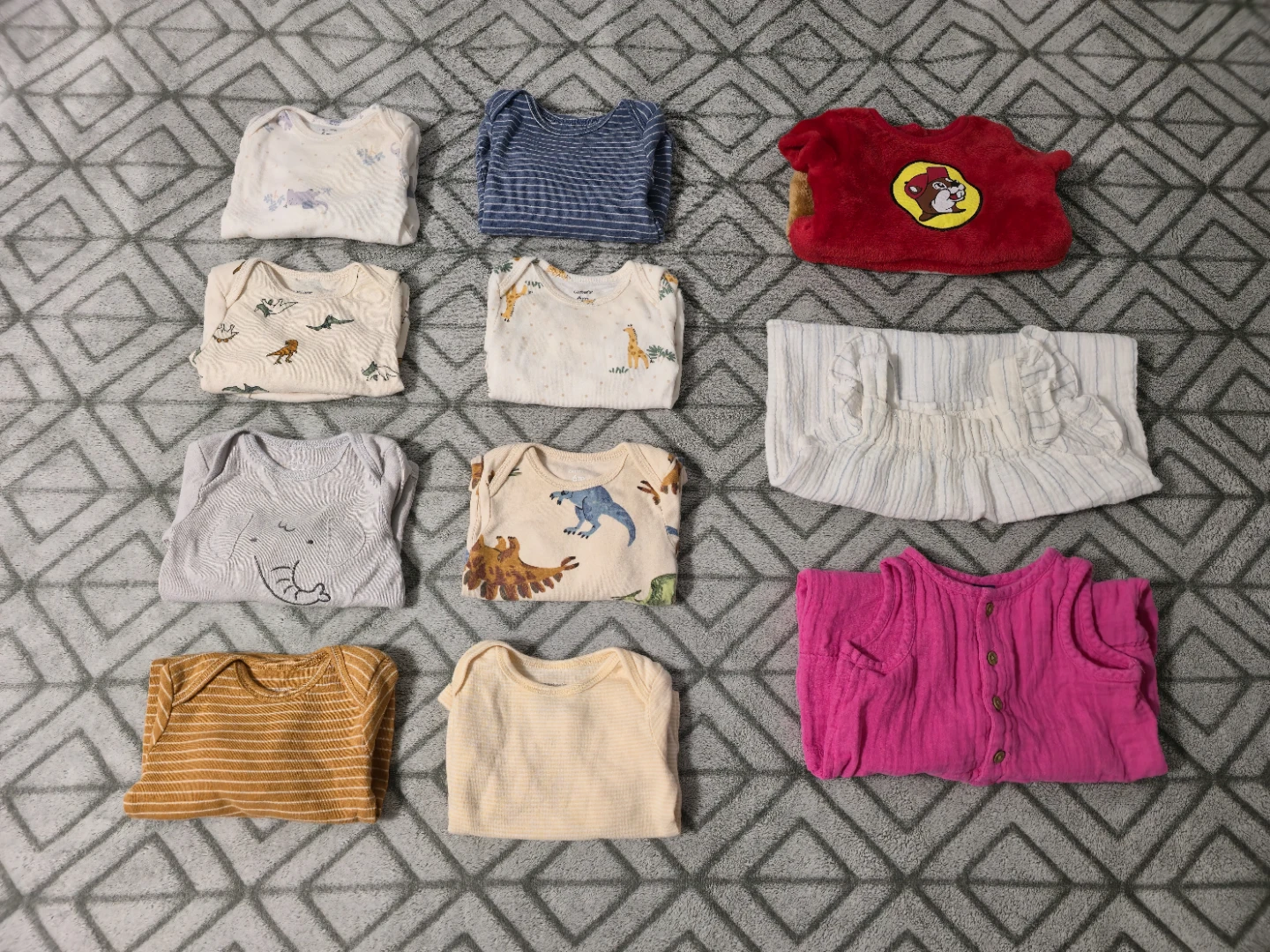 Huge Lot of Baby Items / Baby Girl Clothes / Baby Onesies - photo 2