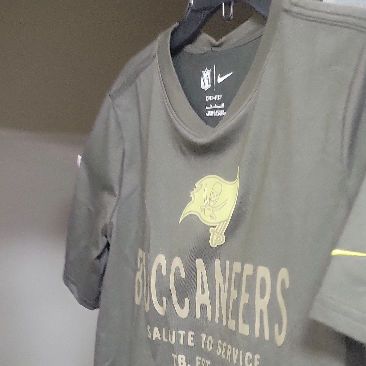 Nike NFL Buccaneers Salute to Service T-Shirt - photo 5