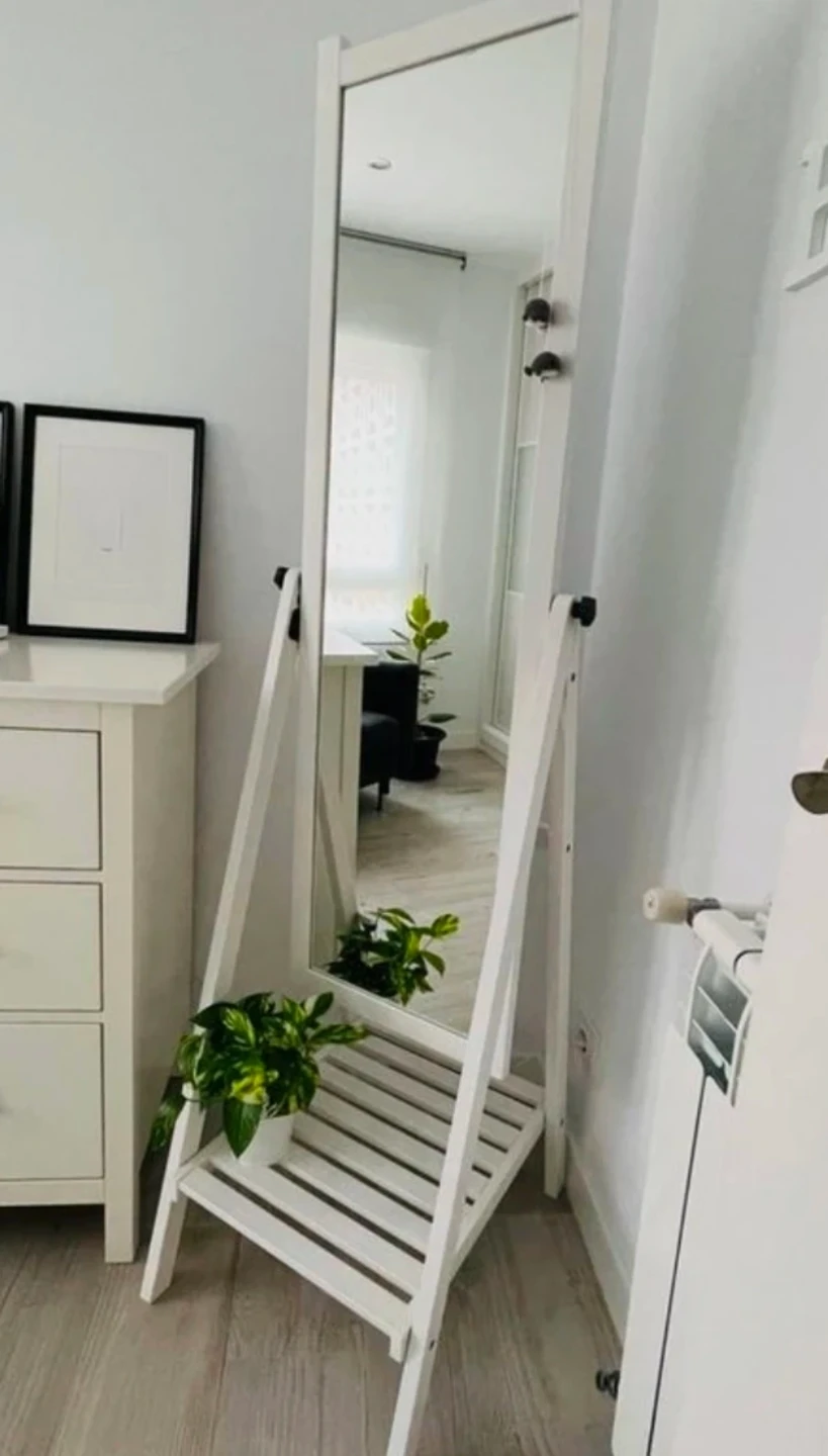 IKEA Bed room mirror - photo 2