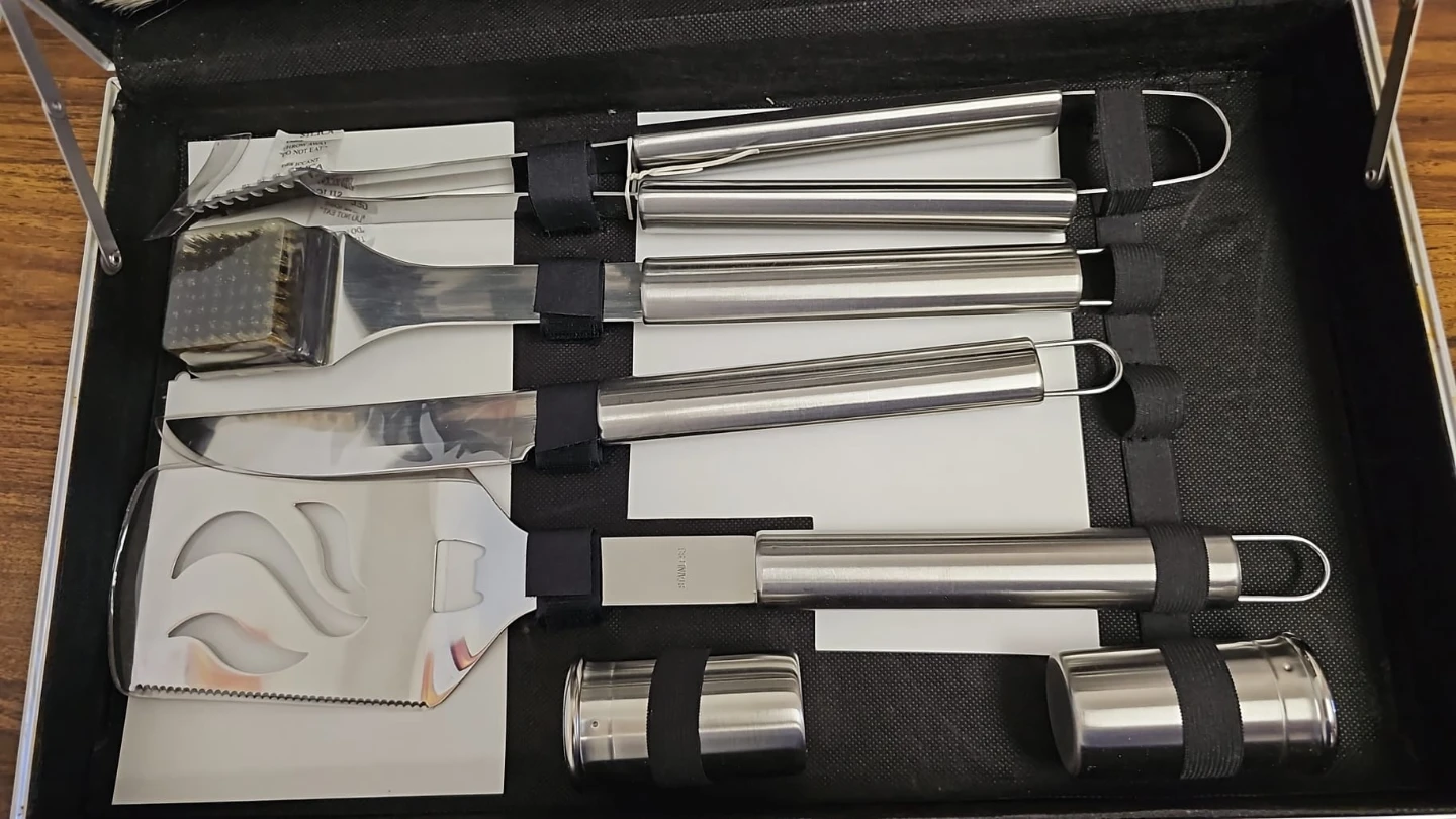 *BRAND NEW* BBQ Tool Set with Case - photo 2