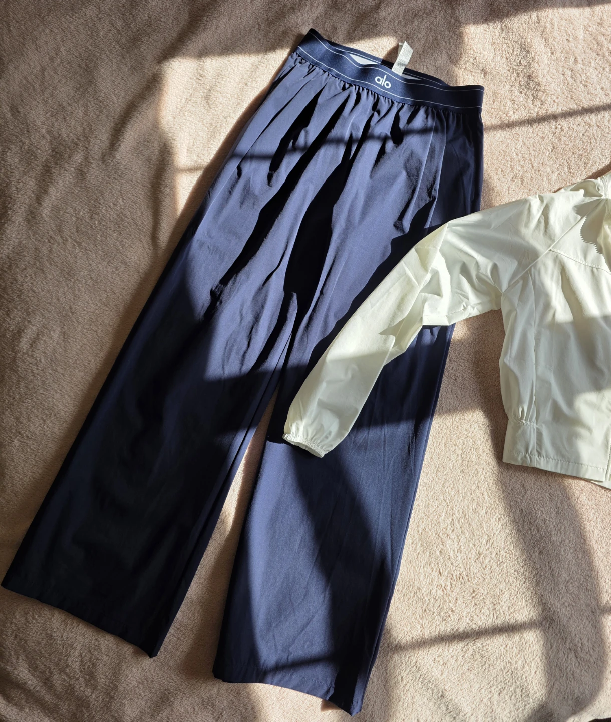 Alo Yoga Navy Wide Leg Pants - photo 3