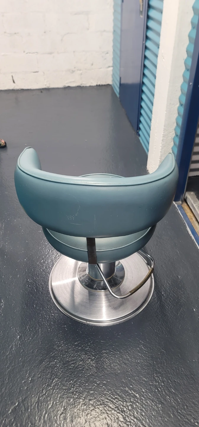 Blue Barber Chair - photo 2