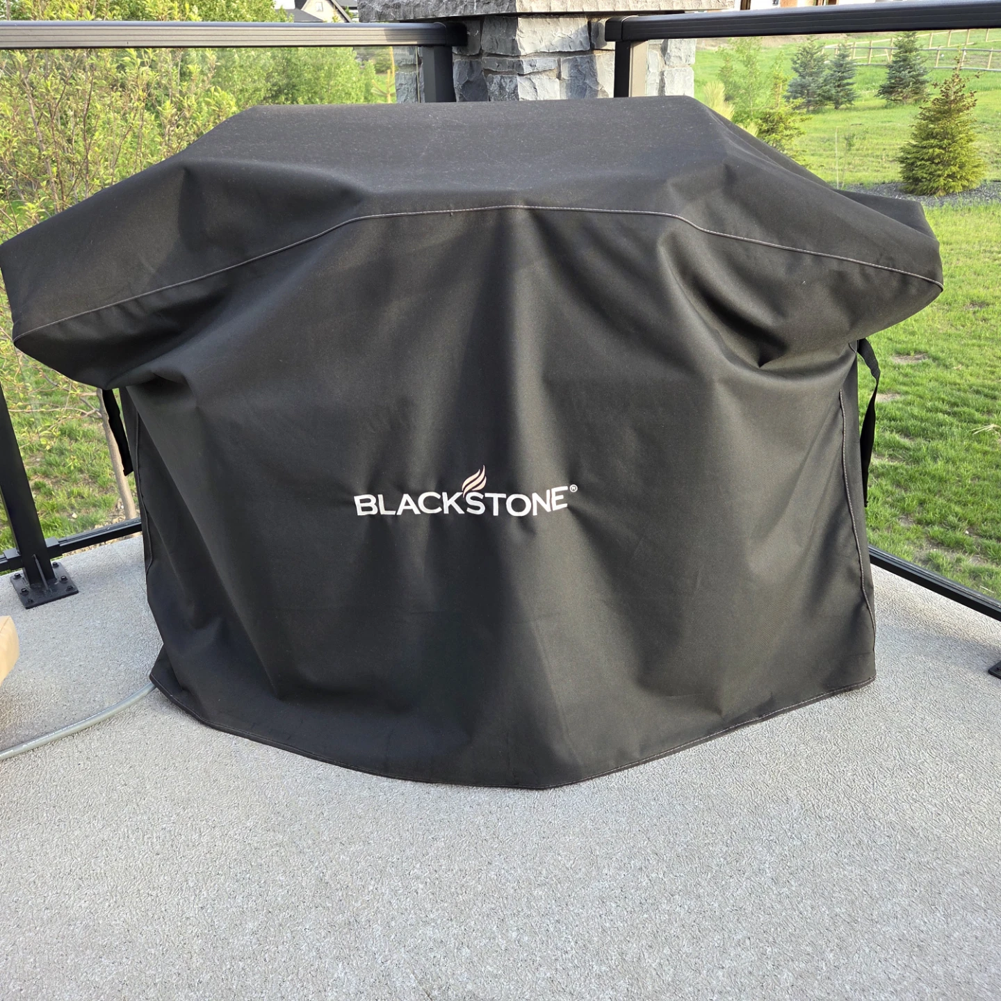 Blackstone 28" 2-Burner Griddle with Hood – NATURAL GAS