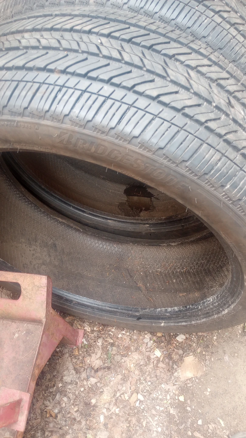 Bridgestone Tires (2) 285/40R24 - photo 3