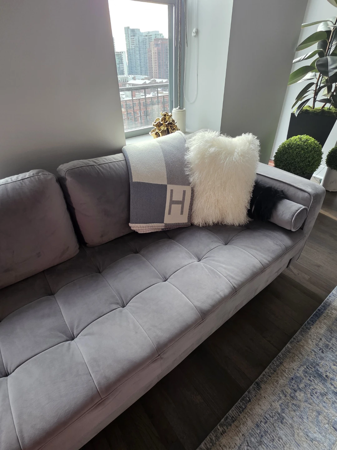 Gray Velvet Tufted Sofa - photo 3