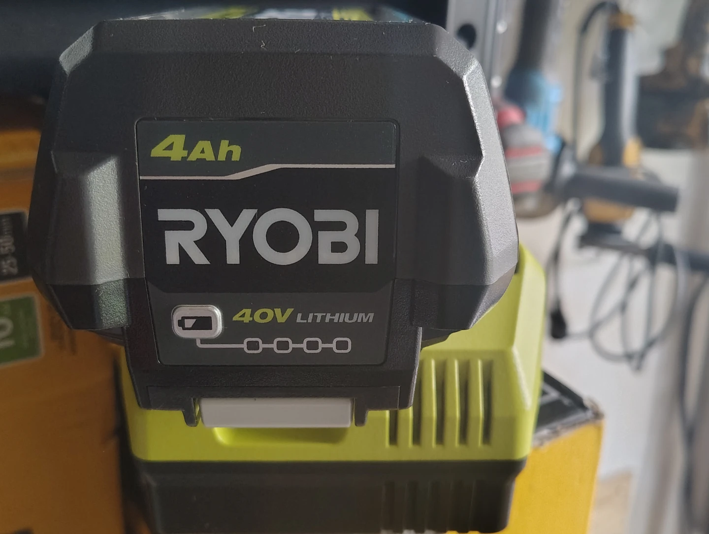 Ryobi 40V Lithium 4Ah Battery New - photo 2