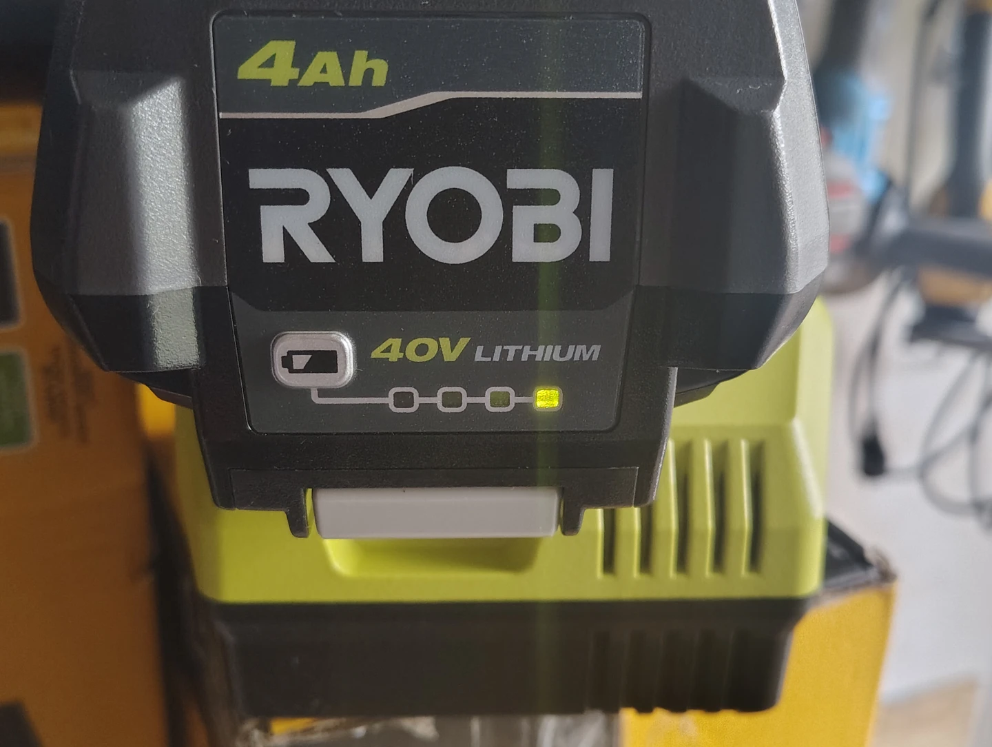 Ryobi 40V Lithium 4Ah Battery New - photo 3