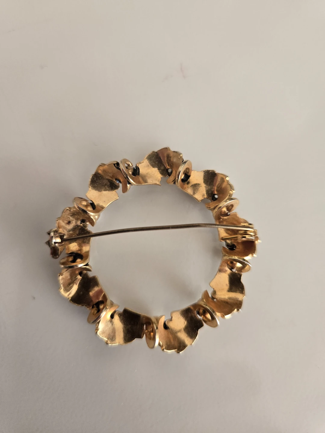 Vintage Damascene Wreath Brooch with Faux Pearls - photo 2