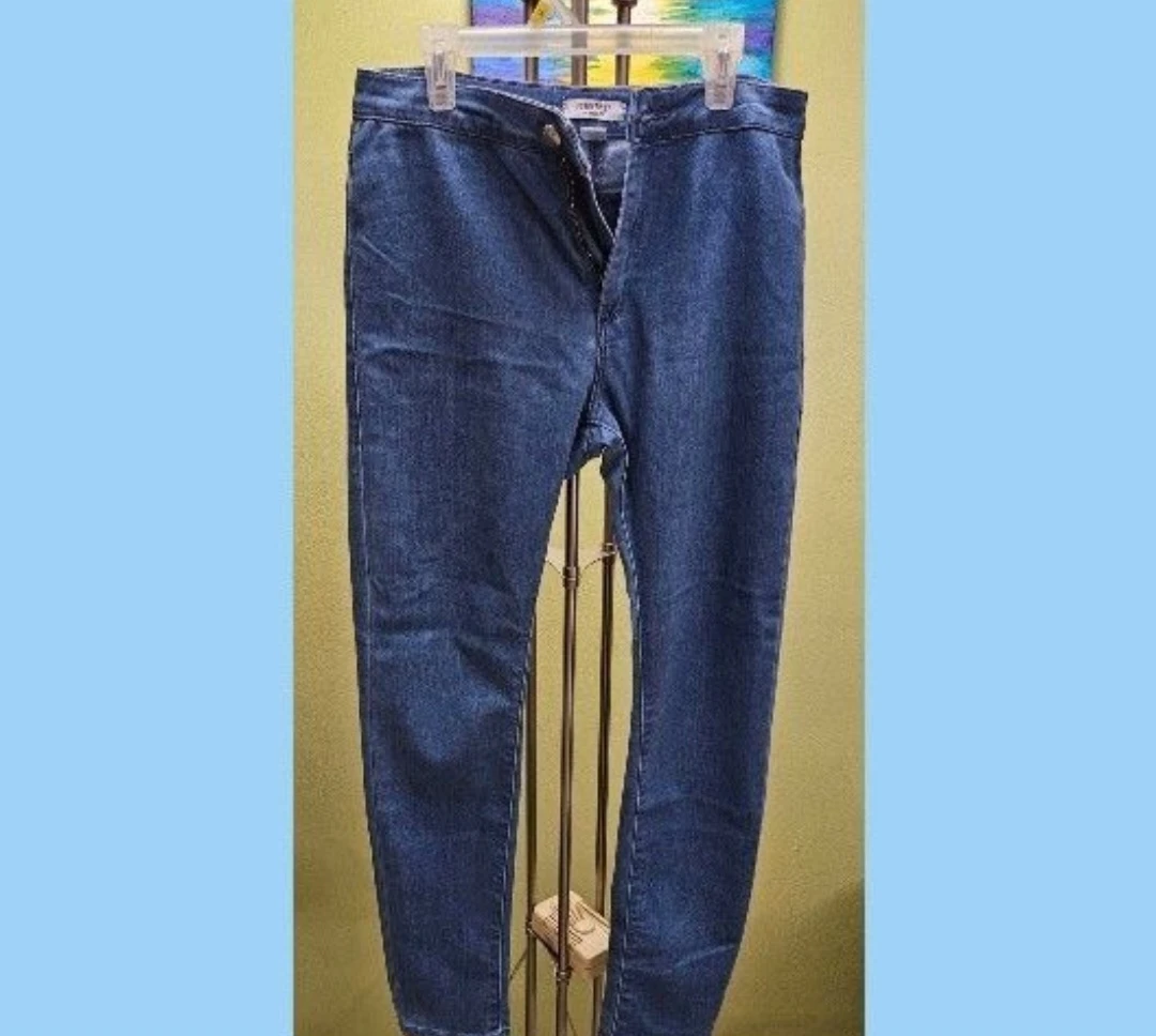 Forever 21 Skinny Jeans - Size 28