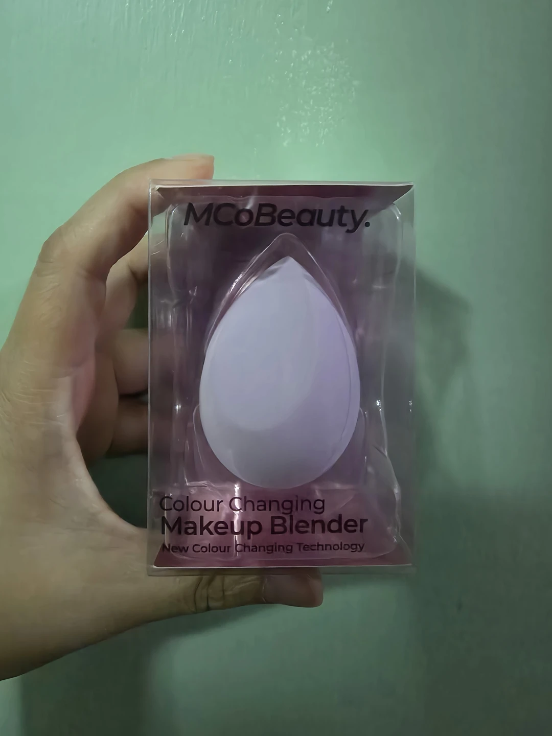 MCoBeauty Colour Changing Makeup Blender ⚽️
