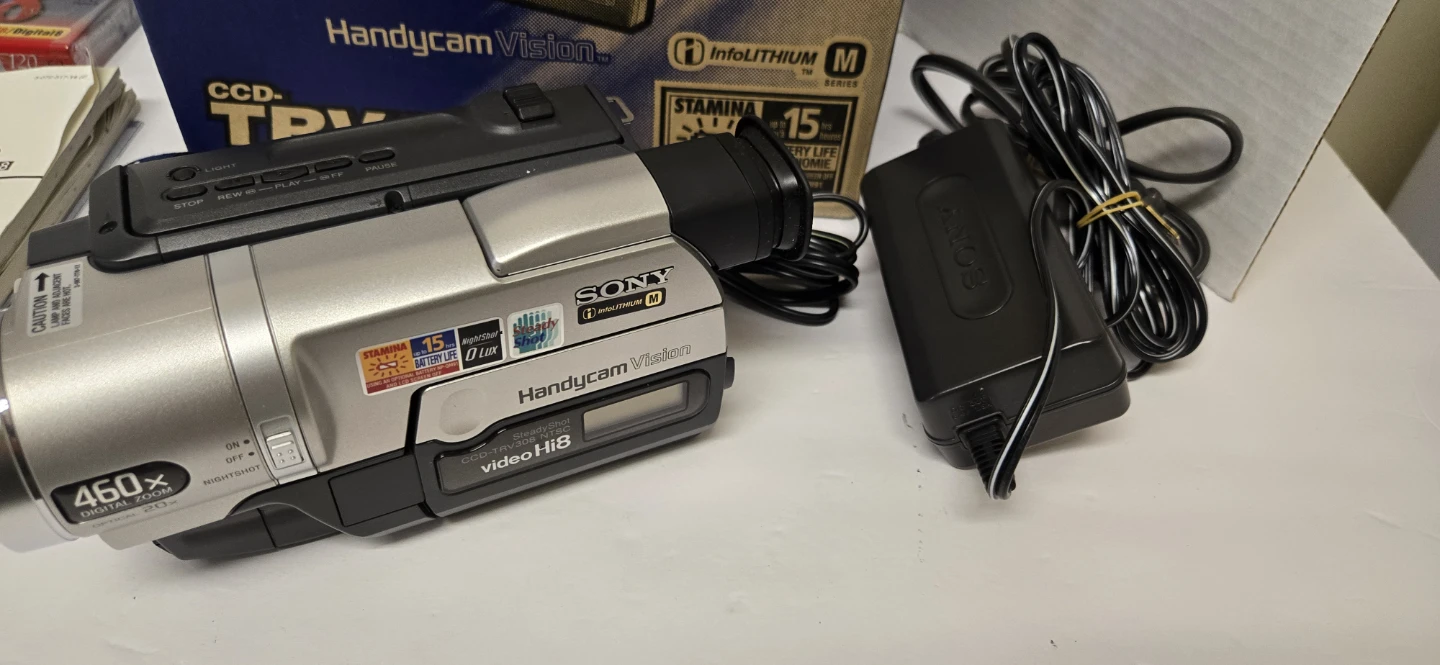 Sony Handycam Vision CCD-TRV308 NTSC Video Hi8 Camcorder - photo 3
