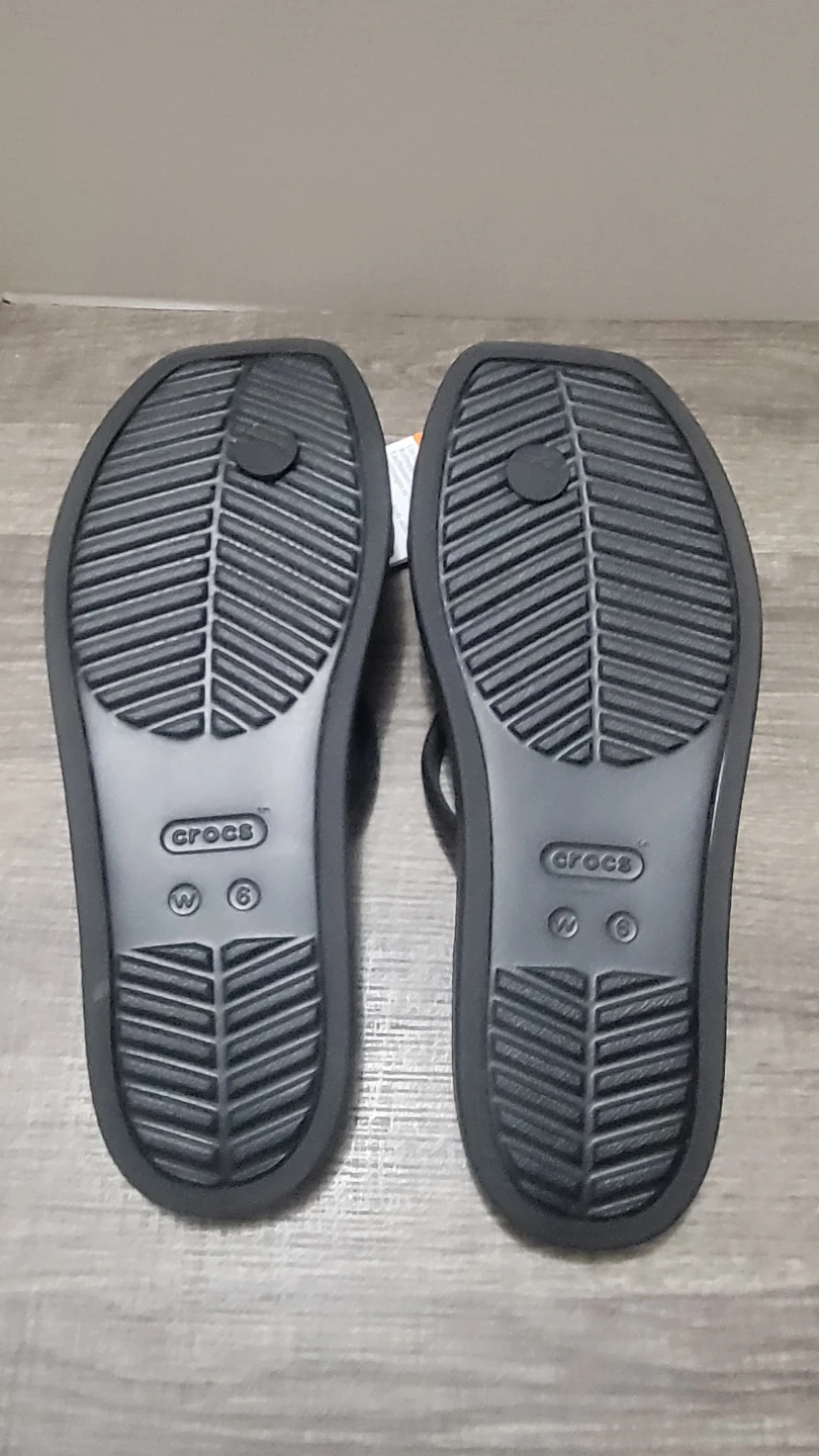 Crocs Miami Studded Toe Loop Sandals - Black - Women's Size 6 - photo 4