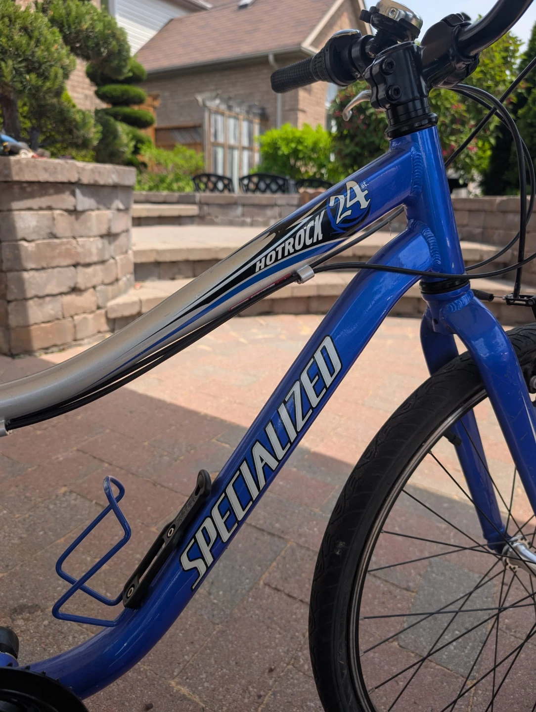 Specialized Hotrock 24  Kids Bike - photo 2