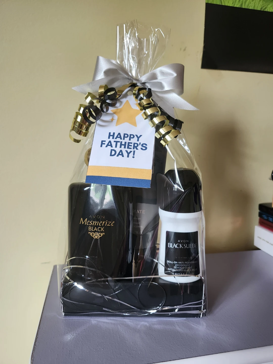 Mesmerize Black Cologne Gift Set For Father's Day