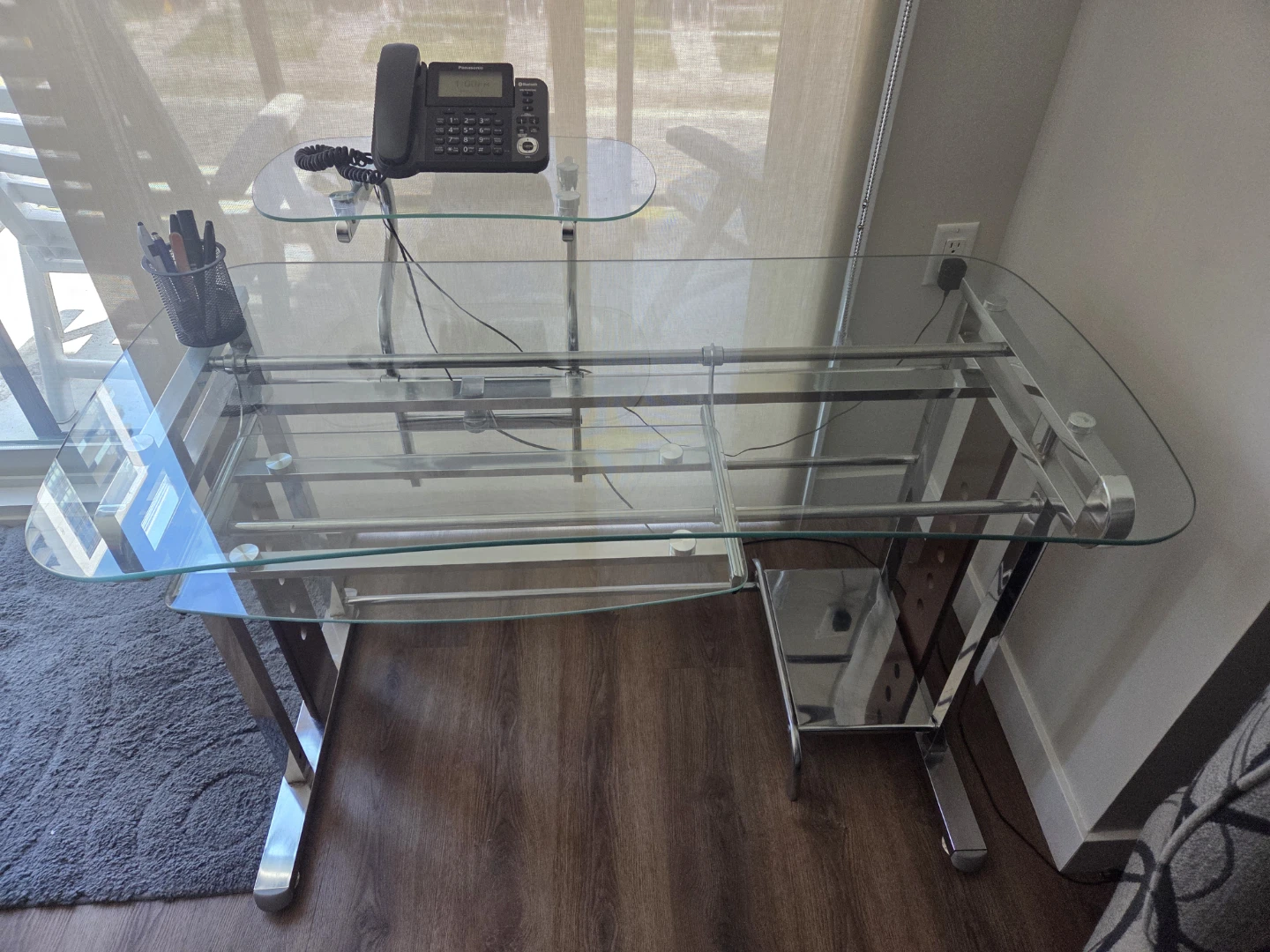 Glass desk and office chair - photo 3