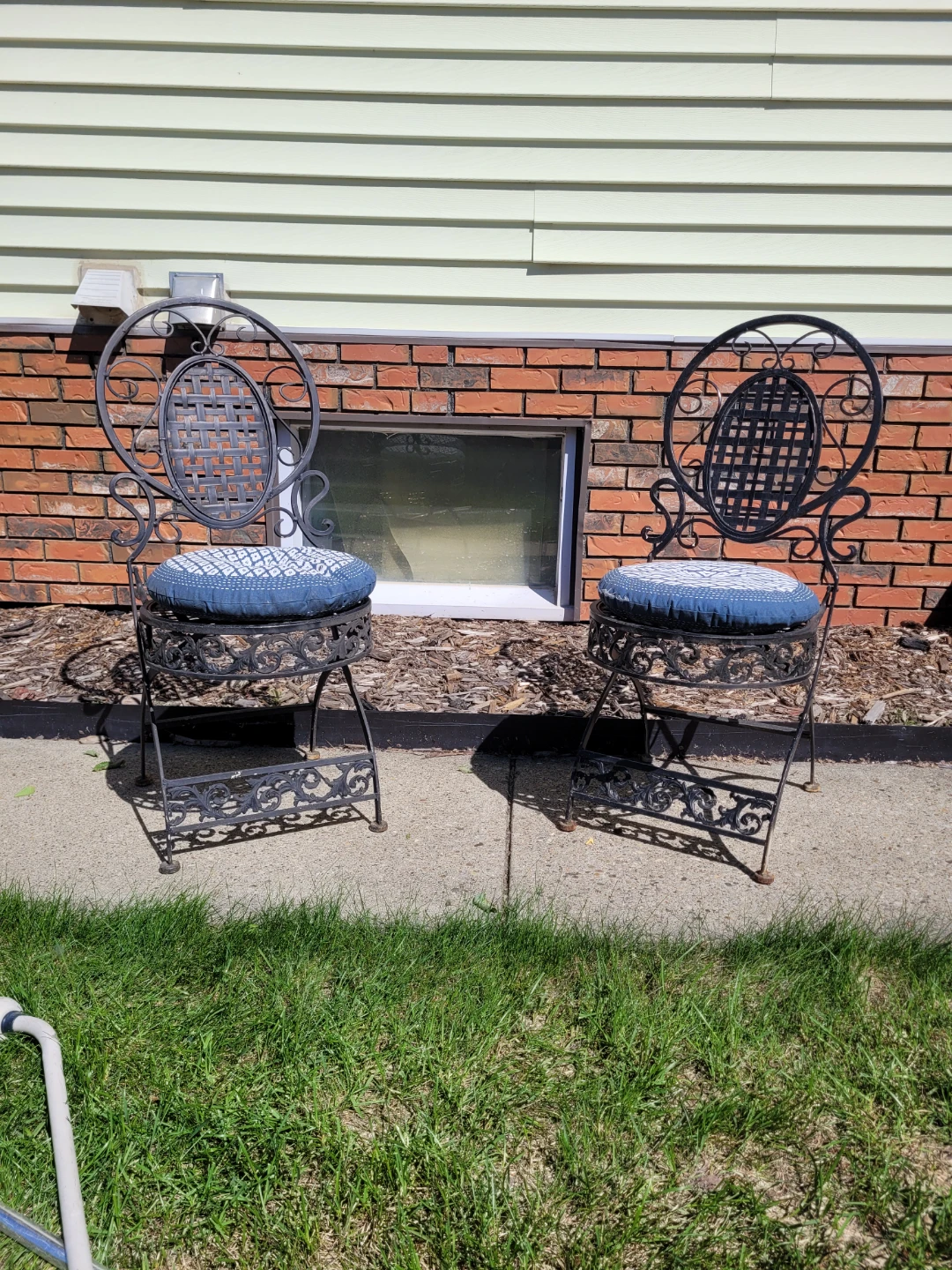 Wrought Iron Patio Chairs with Cushions