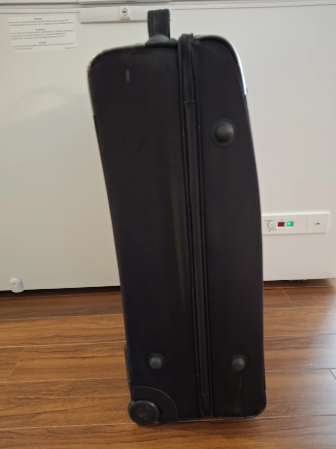 Black Rolling Suitcase - check in size - photo 3