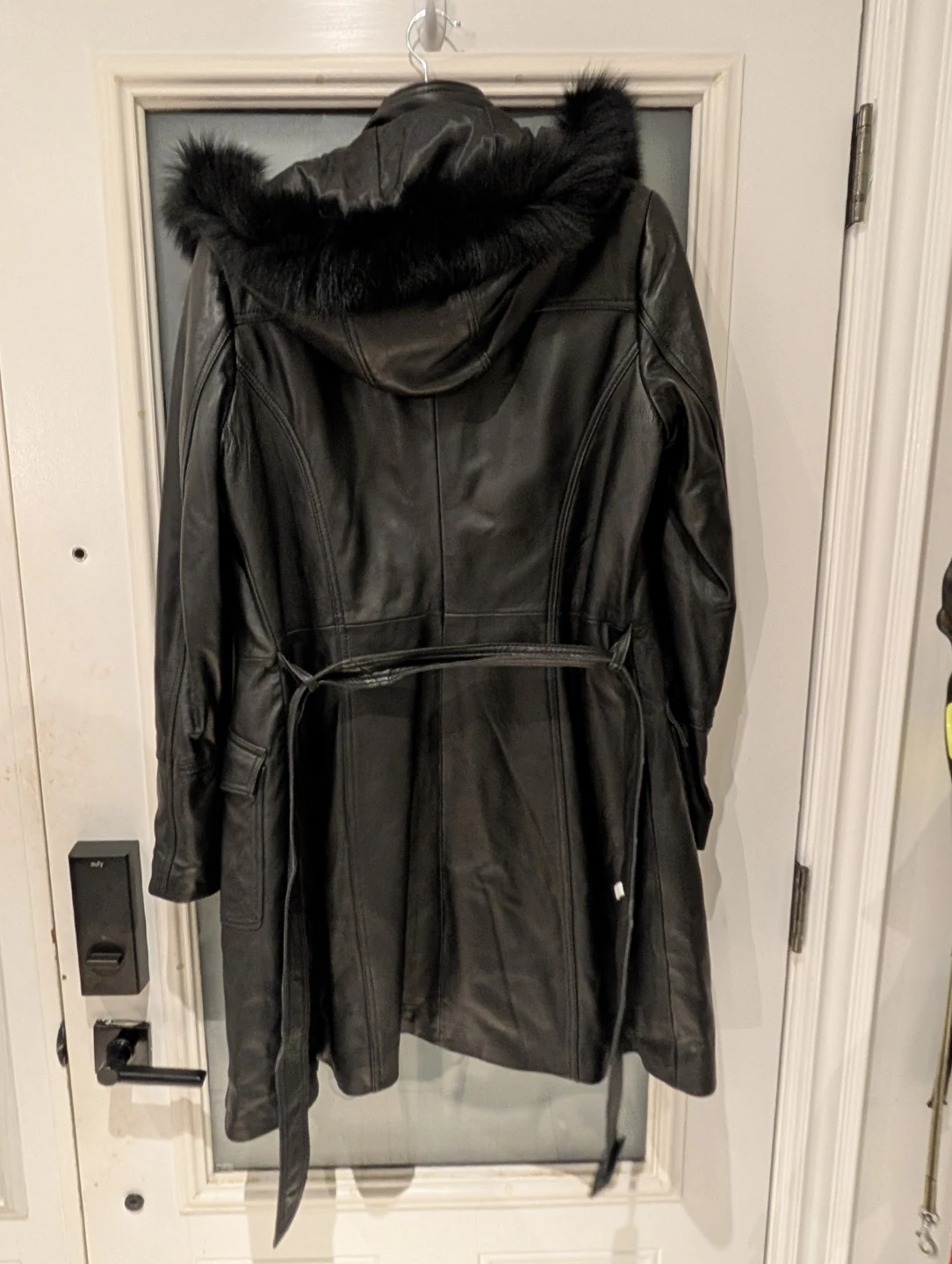 Danier Leather Coat with Fur Hood Size M - photo 2