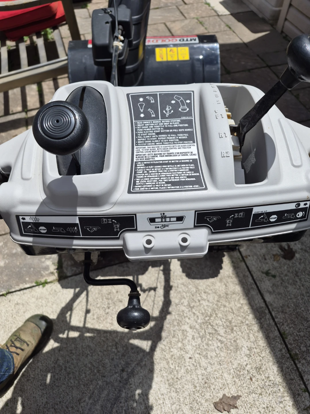 MTD Gold Snow Blower 26" Power Steering - photo 3