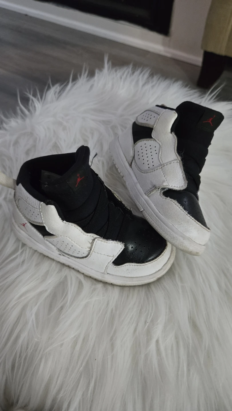 Jordan Toddler High-Top Sneakers Size US 8C - photo 3