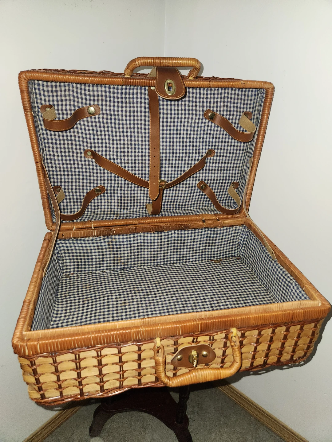 Wicker Picnic Basket - photo 2