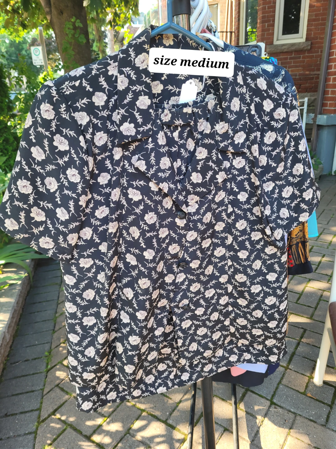 Ladies top and skirt sets, size medium, barely used - photo 5