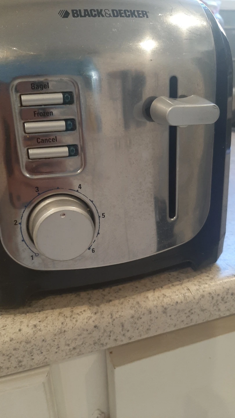 BLACK+DECKER 2-Slice Toaster - photo 2