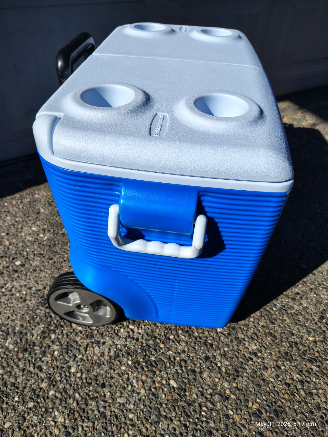 Rubbermaid 60 Quart Wheeled Cooler with Drain Plug 🥕 - photo 3