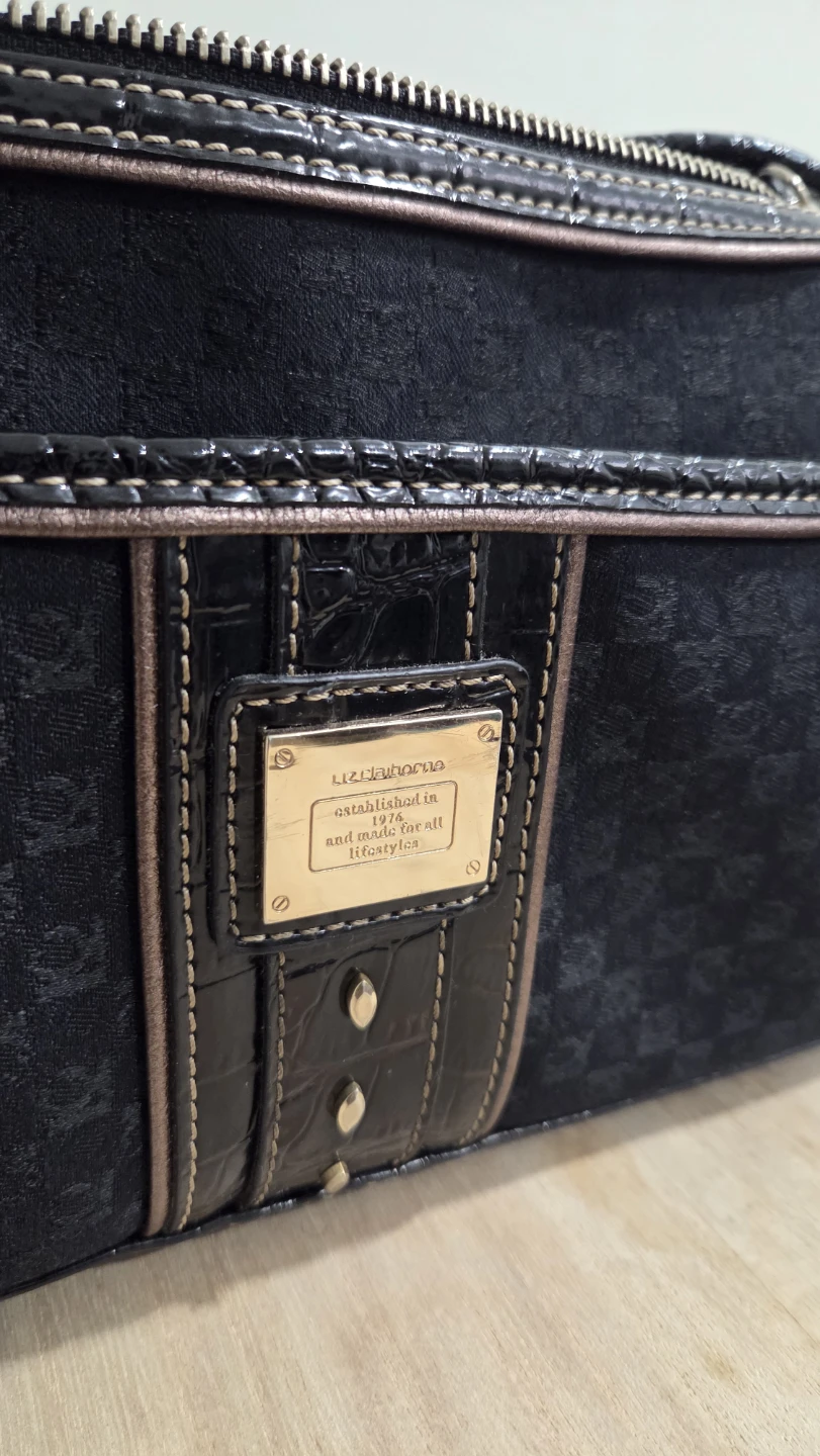 Liz Claiborne Black Zippered Shoulder Bag - photo 2