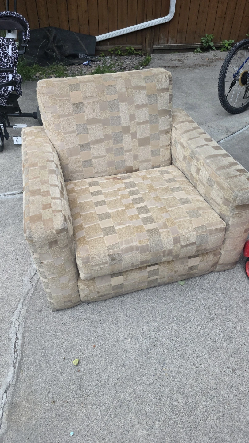 FREE Furniture - photo 3