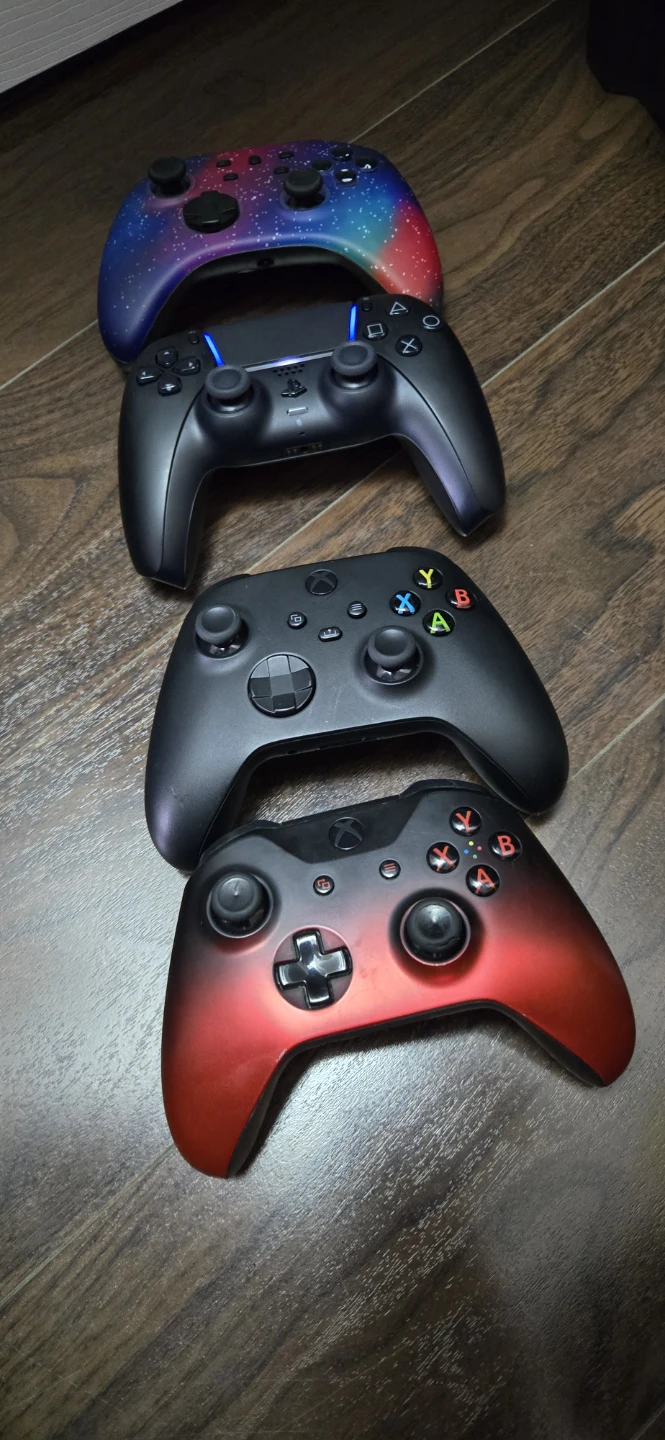Xbox and PlayStation Controllers - Bundle